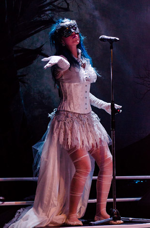 Minstrel, Nocturne Moonrise, Kamelot Minstrel, Nocturne Moonrise, Kamelot