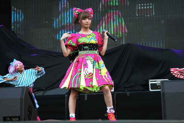 Deerhoof, The xx, Suede, Kyary Pamyu Pamyu きゃりーぱみゅぱみゅ, 女孩與機器人, Dronetonics, 非人物種, 白目, Okamotos, 放客兄弟, 新墨鏡 Deerhoof, The xx, Suede, Kyary Pamyu Pamyu きゃりーぱみゅぱみゅ, 女孩與機器人, Dronetonics, 非人物種, 白目, Okamotos, 放客兄弟, 新墨鏡